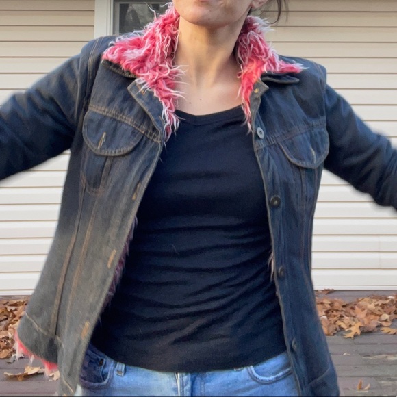 Jean jacket with red fur trim size large made in Italy - Picture 9 of 12